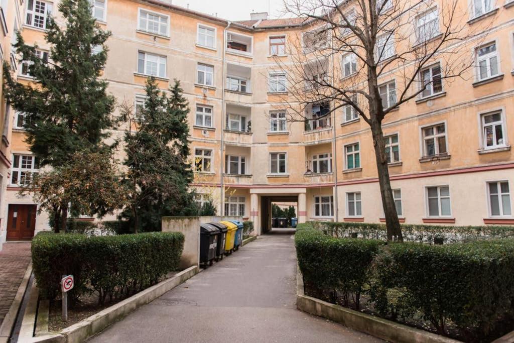 Lion Apartments In Historical Center, Bratislava Old Town Extérieur photo